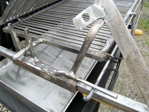 Vente Barbecue gril vertical : BBQ en fer forgé, fabrication française à la  Forge Salers